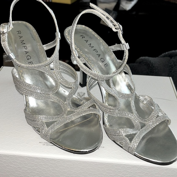Rampage Women’s Silver Glitter, 7 1/2M like new - Picture 1 of 10